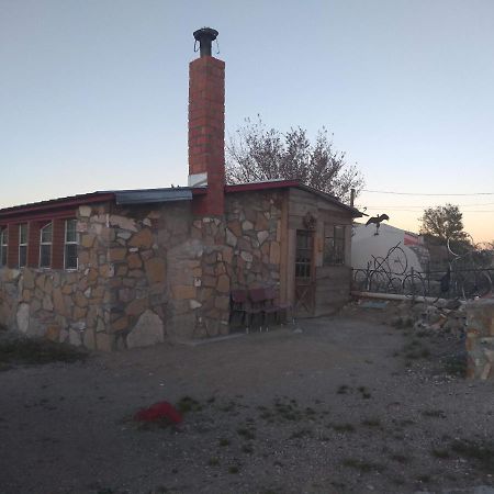 La Loma Del Chivo Llc Stone Cottage Alternative Building Маратон Экстерьер фото