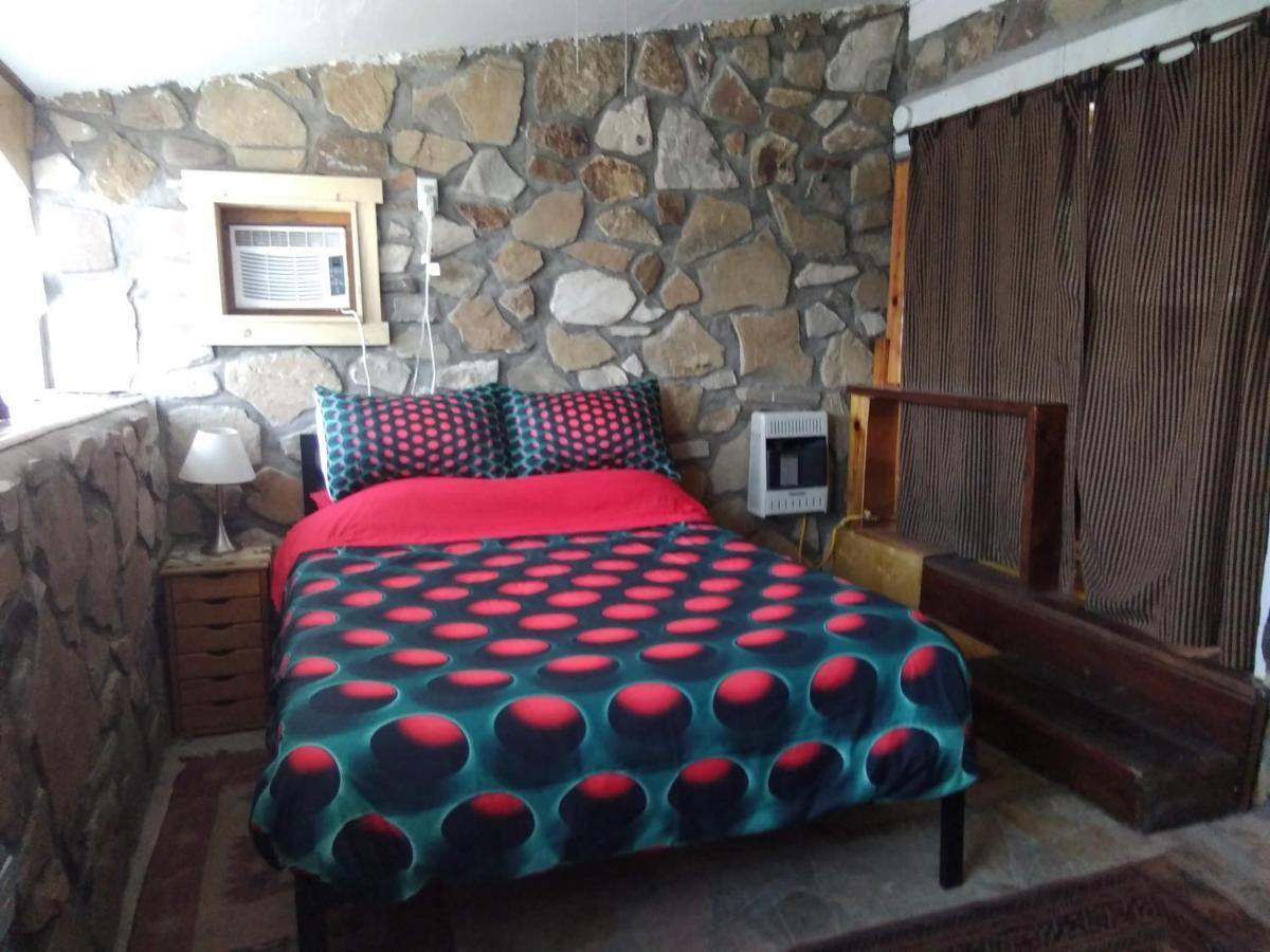 La Loma Del Chivo Llc Stone Cottage Alternative Building Маратон Экстерьер фото